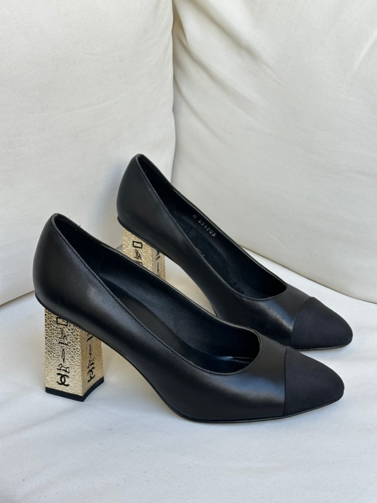 Chanel Cap Toe Leather Heels (39)