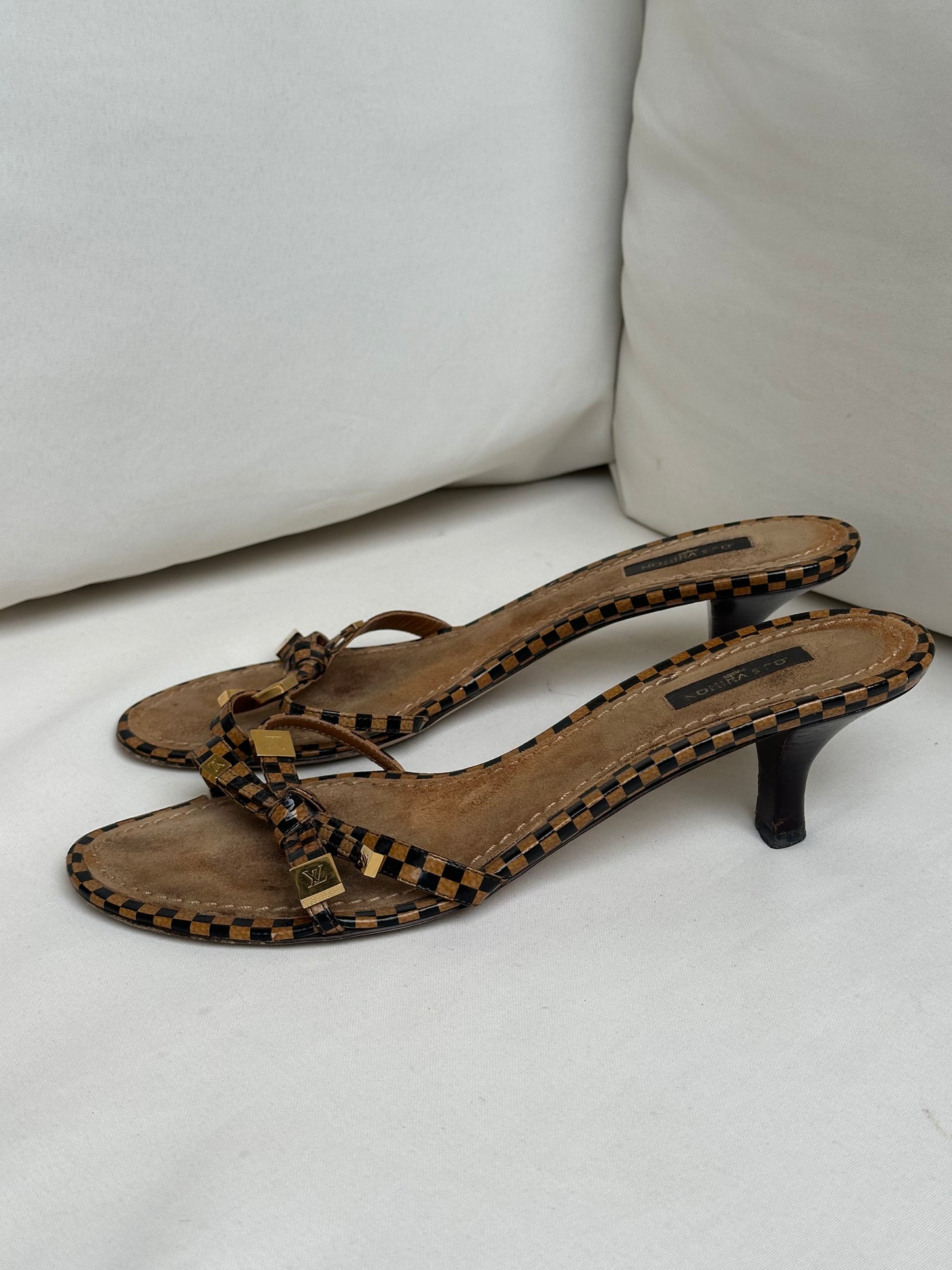 Louis Vuitton Damier Kitten Heels (38,5)