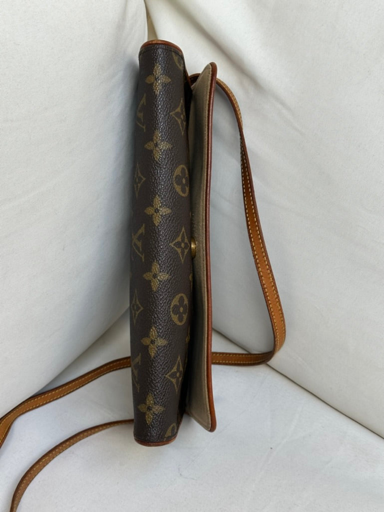 Louis Vuitton Monogram Pochette Twin