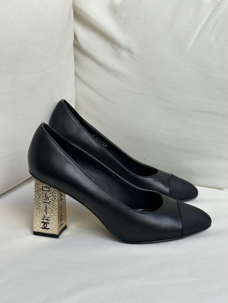 Chanel Cap Toe Leather Heels (39)