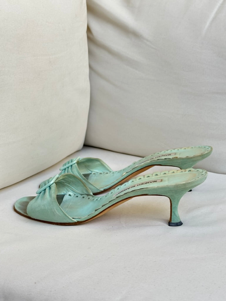Manolo Blahnik Kitten Heels (40)