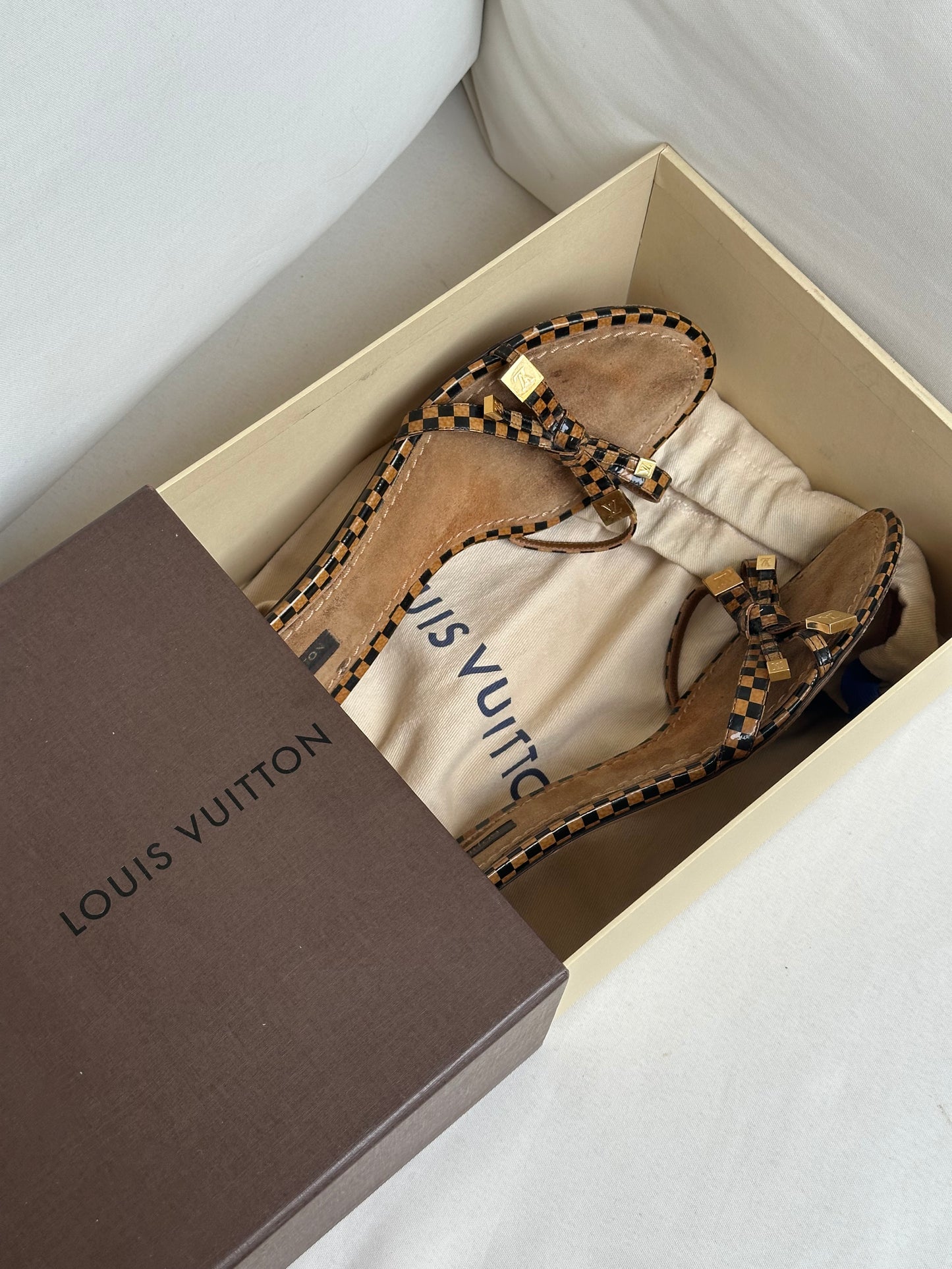 Louis Vuitton Damier Kitten Heels (38,5)