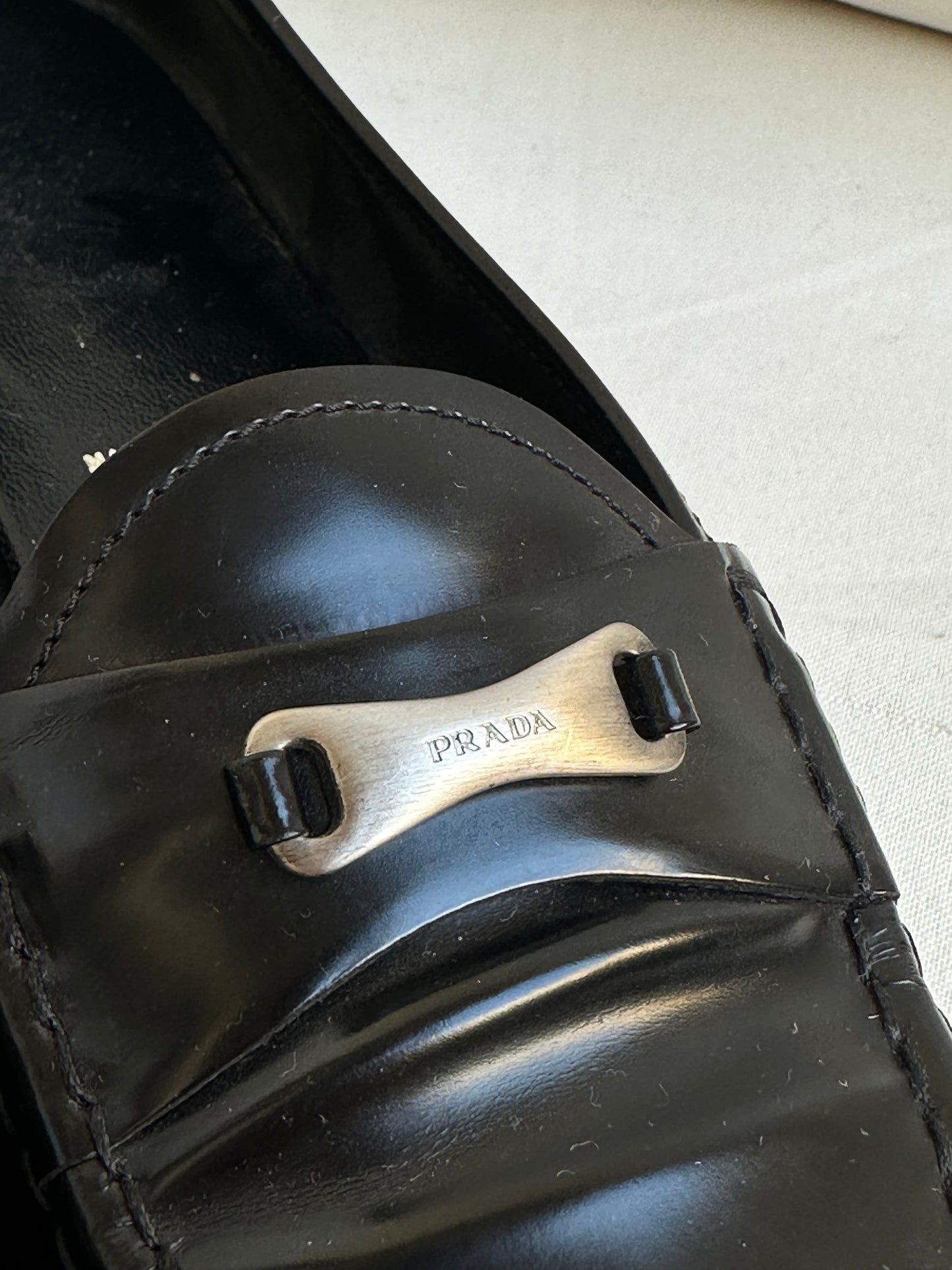 Prada Leather Loafer (36,5)