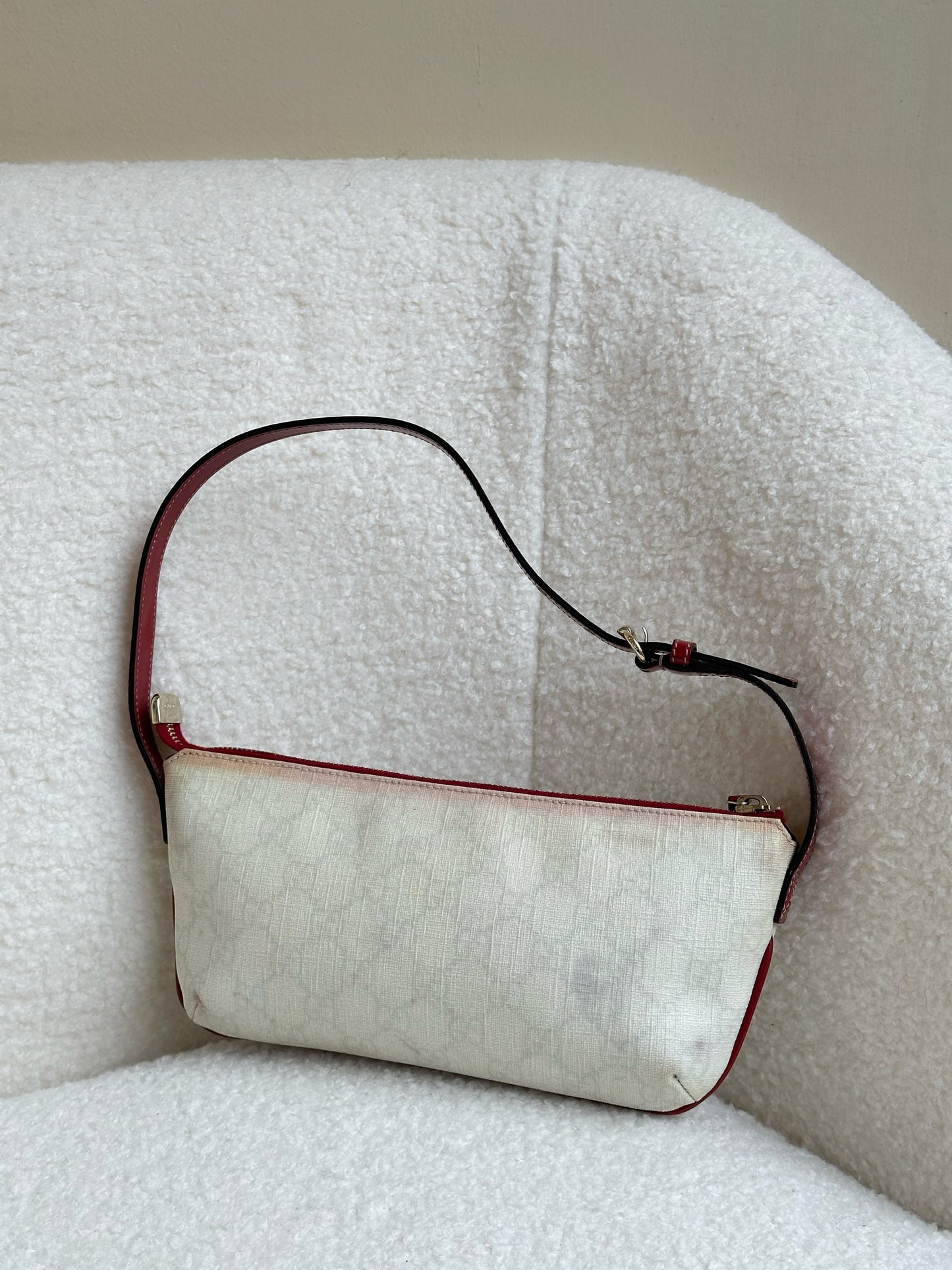 Gucci Love Pochette