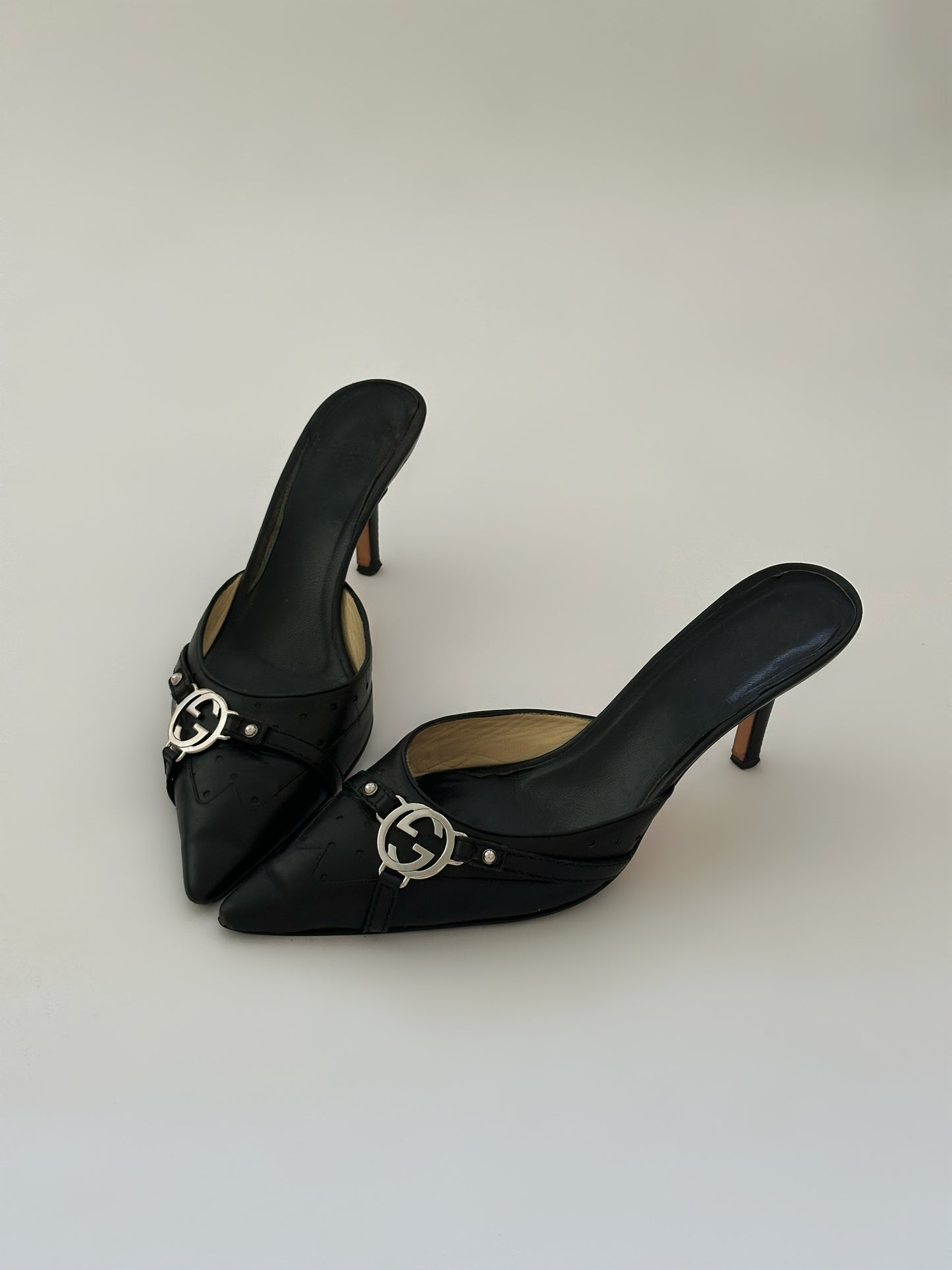 Gucci Logo Leather Mules (39,5)