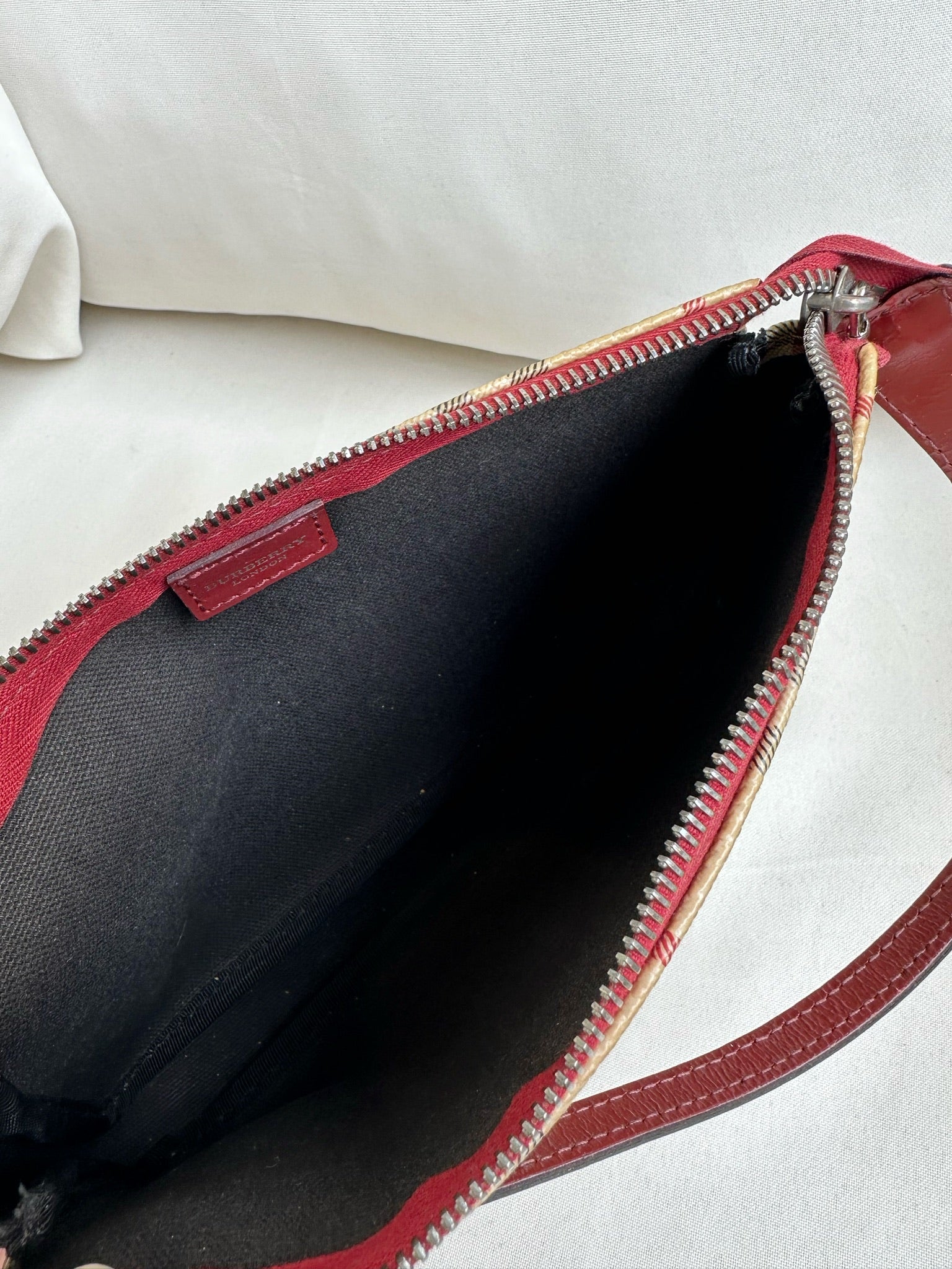 Vintage Burberry Pochette handbag, Nova check and red leather at