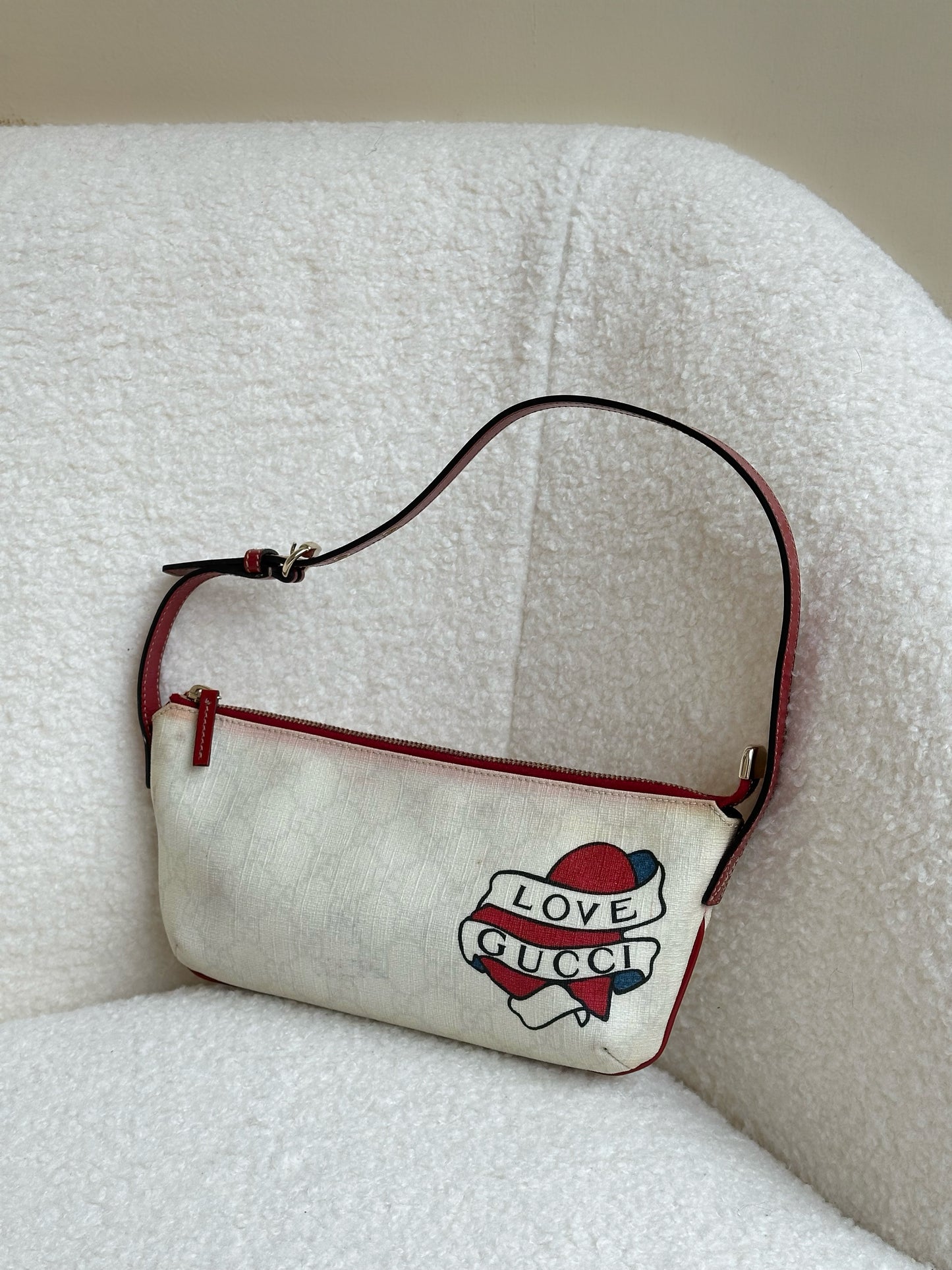 Gucci Love Pochette