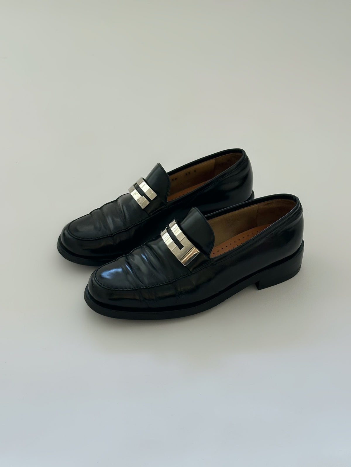 Gucci Logo Loafer (37)