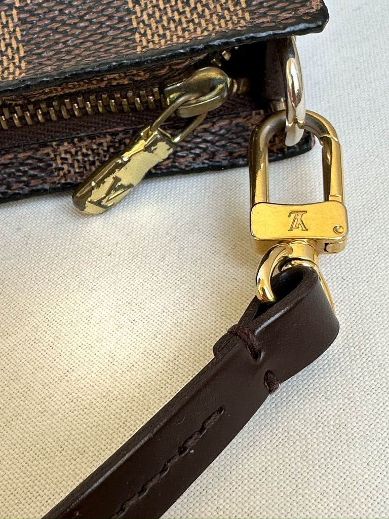 Louis Vuitton Vintage Damier Pochette