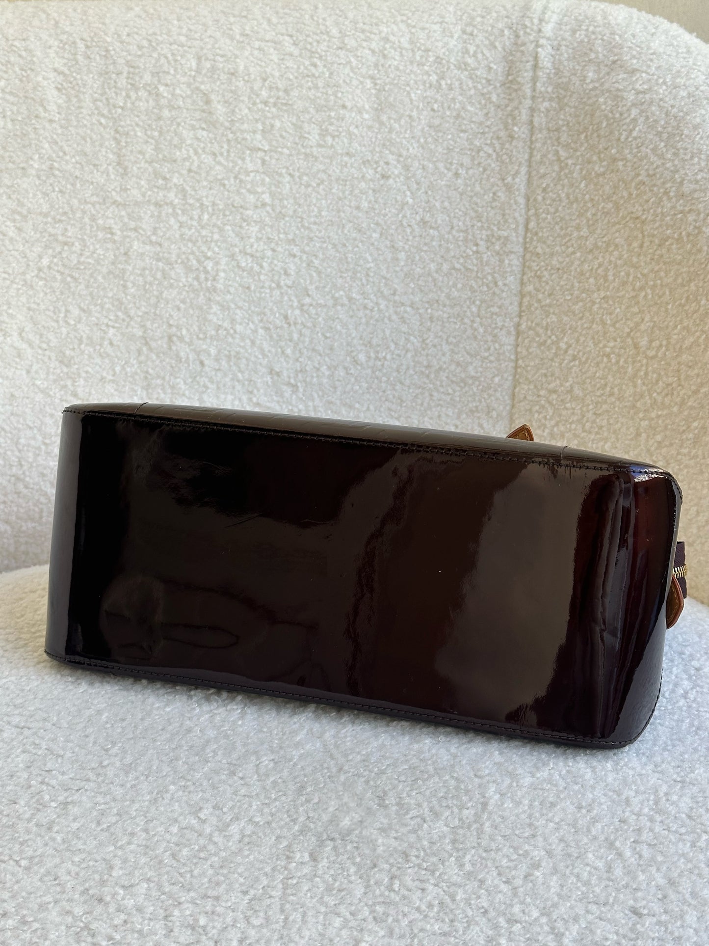 Louis Vuitton Vernis Rosewood Avenue Amarante Bag