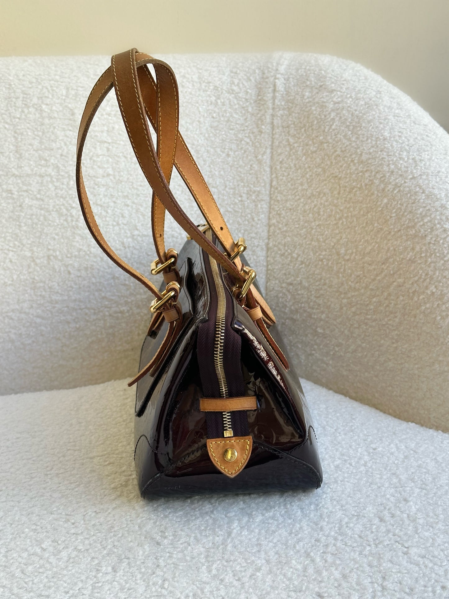 Louis Vuitton Vernis Rosewood Avenue Amarante Bag