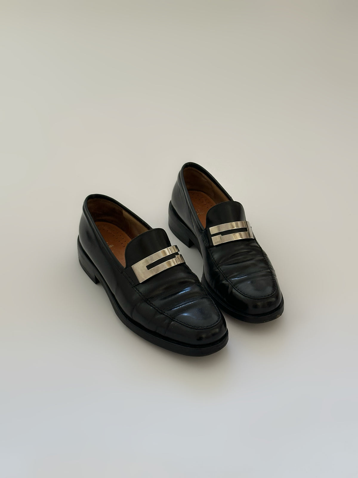 Gucci Logo Loafer (37)