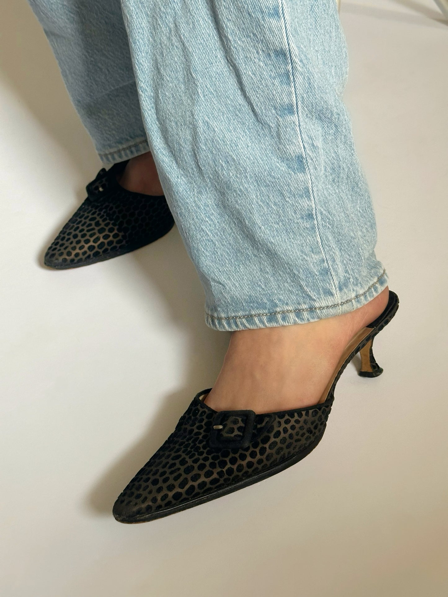 Manolo Blahnik Velvet Mules (39,5)