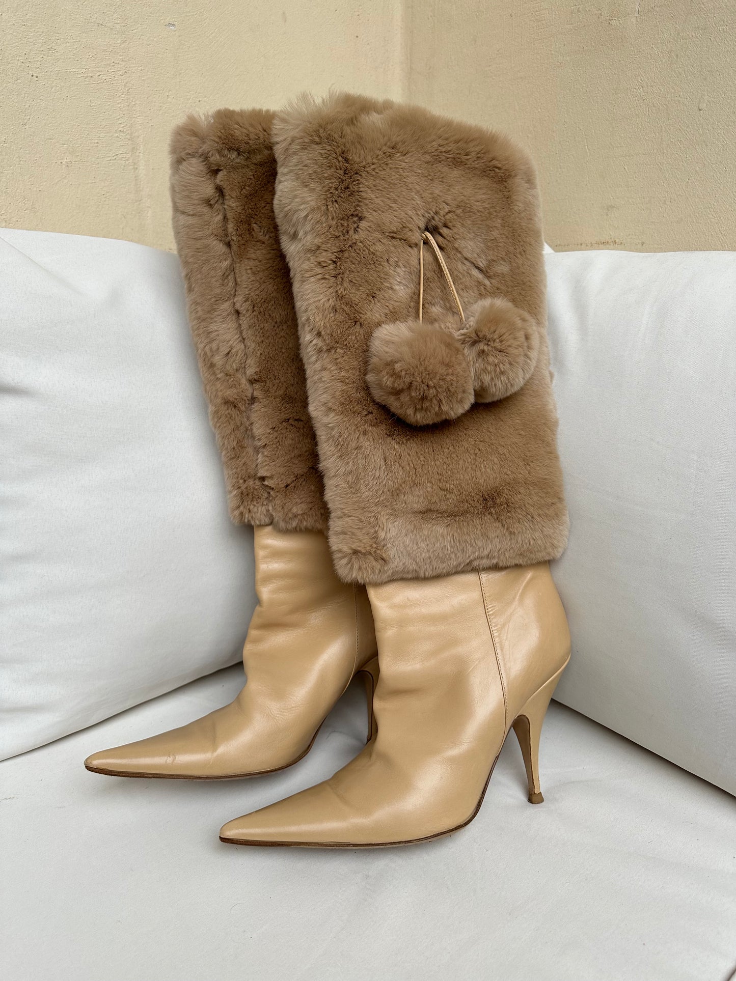 Christian Dior Fur Boots (39)