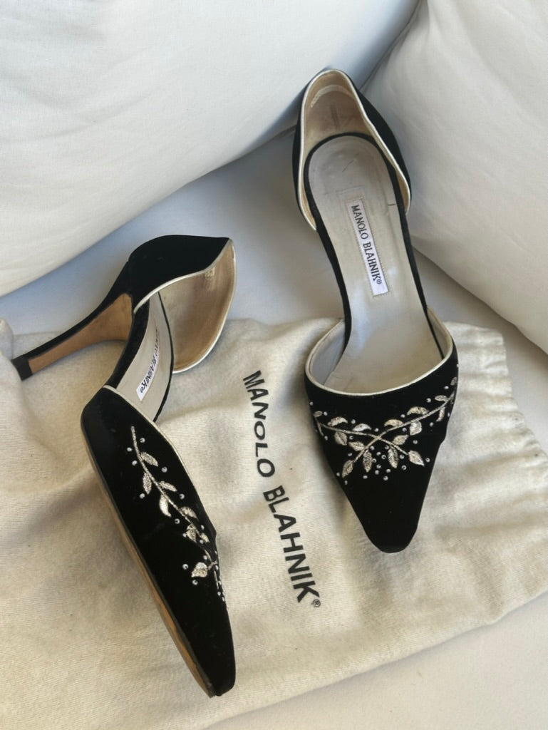 Manolo Blahnik Velvet Kitten Heels (38,5)