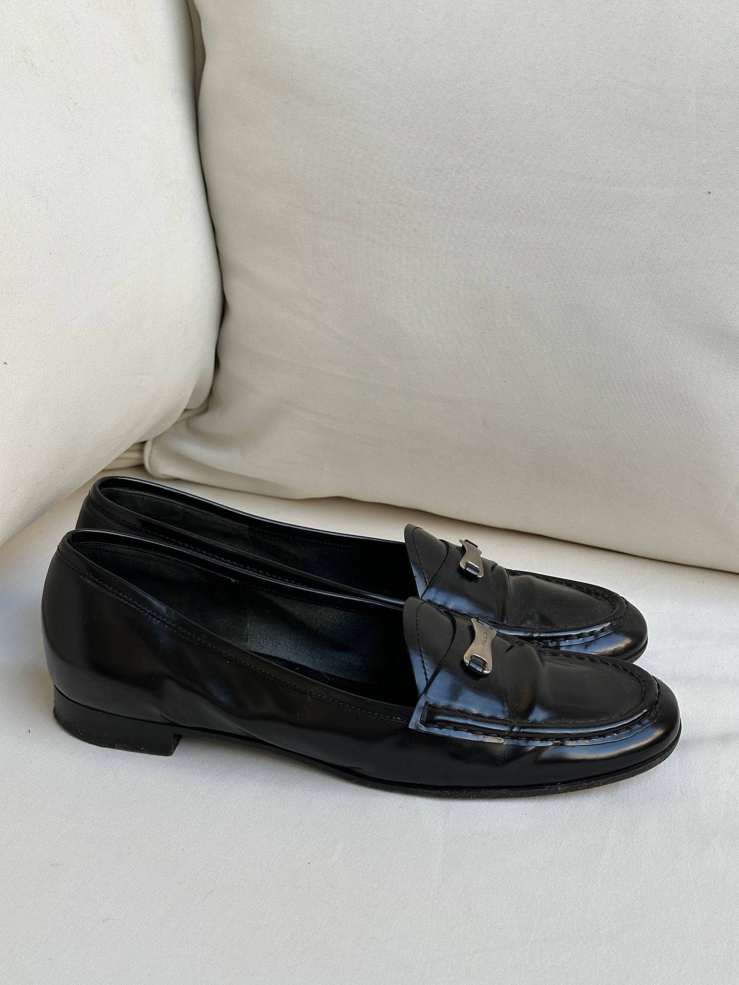 Prada Leather Loafer (36,5)