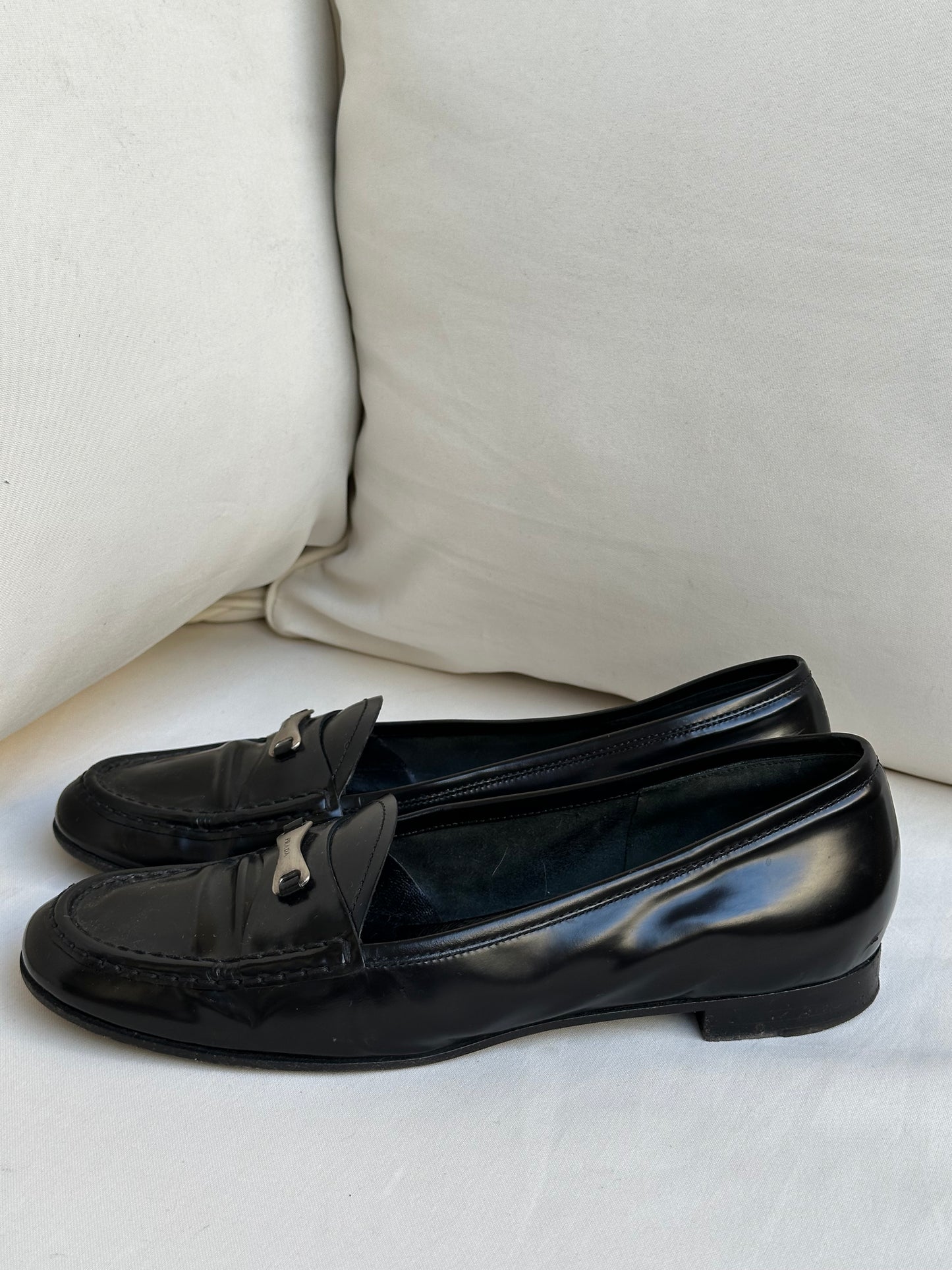 Prada Leather Loafer (36,5)