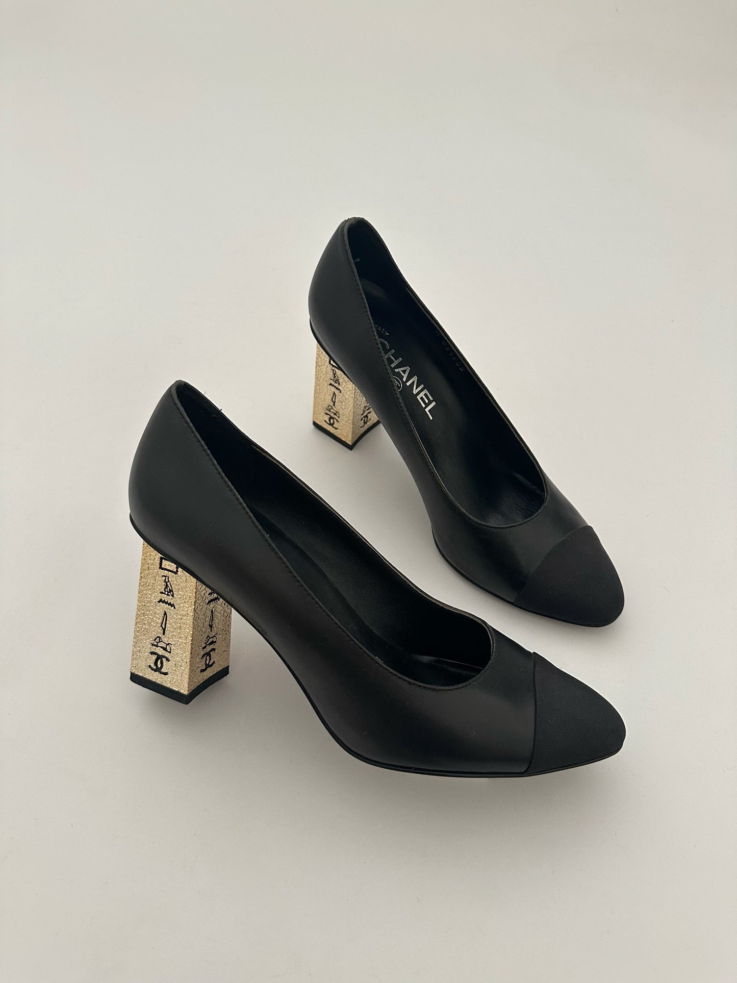 Chanel Cap Toe Leather Heels (39)