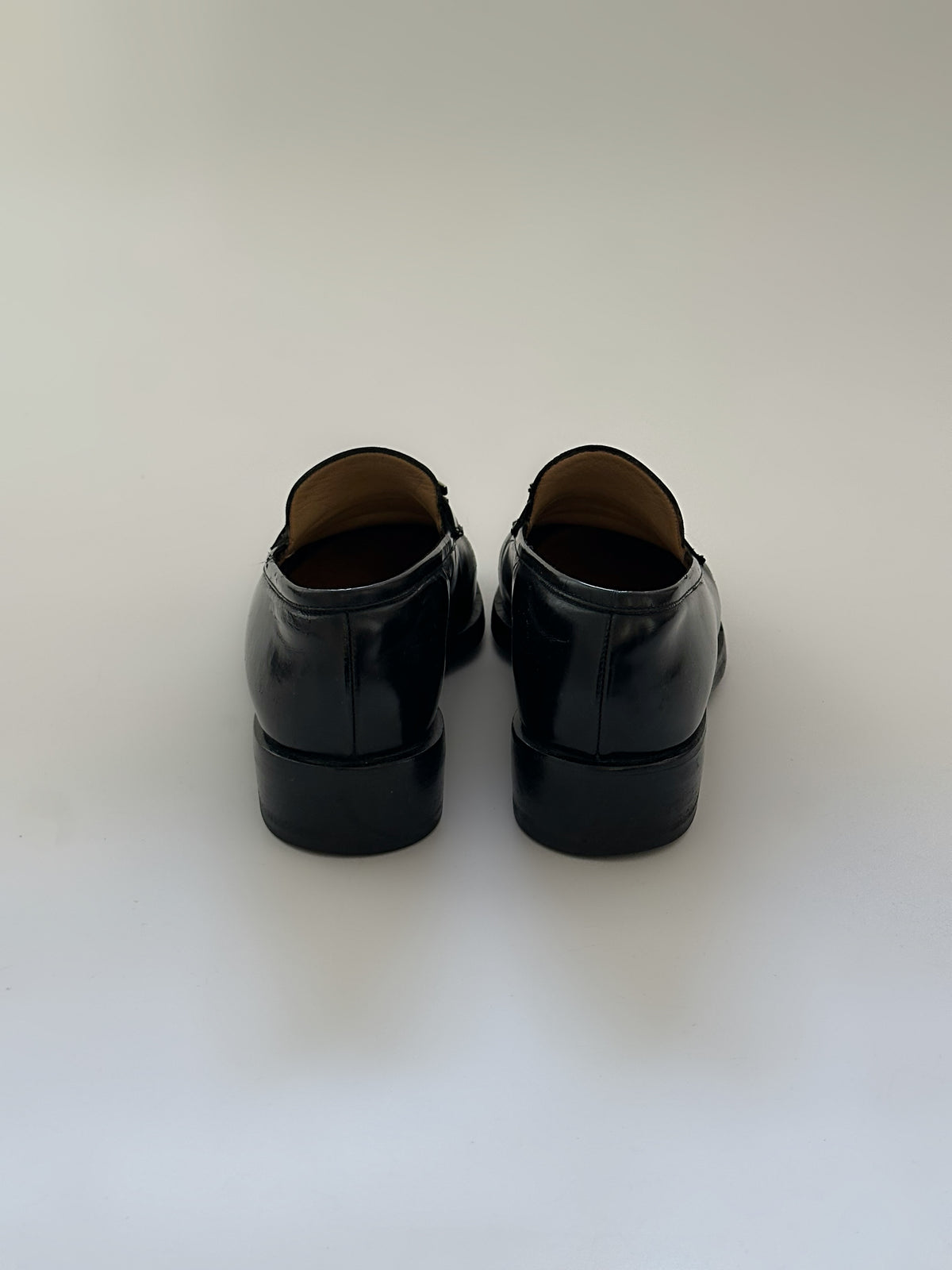 Gucci Logo Loafer (37)