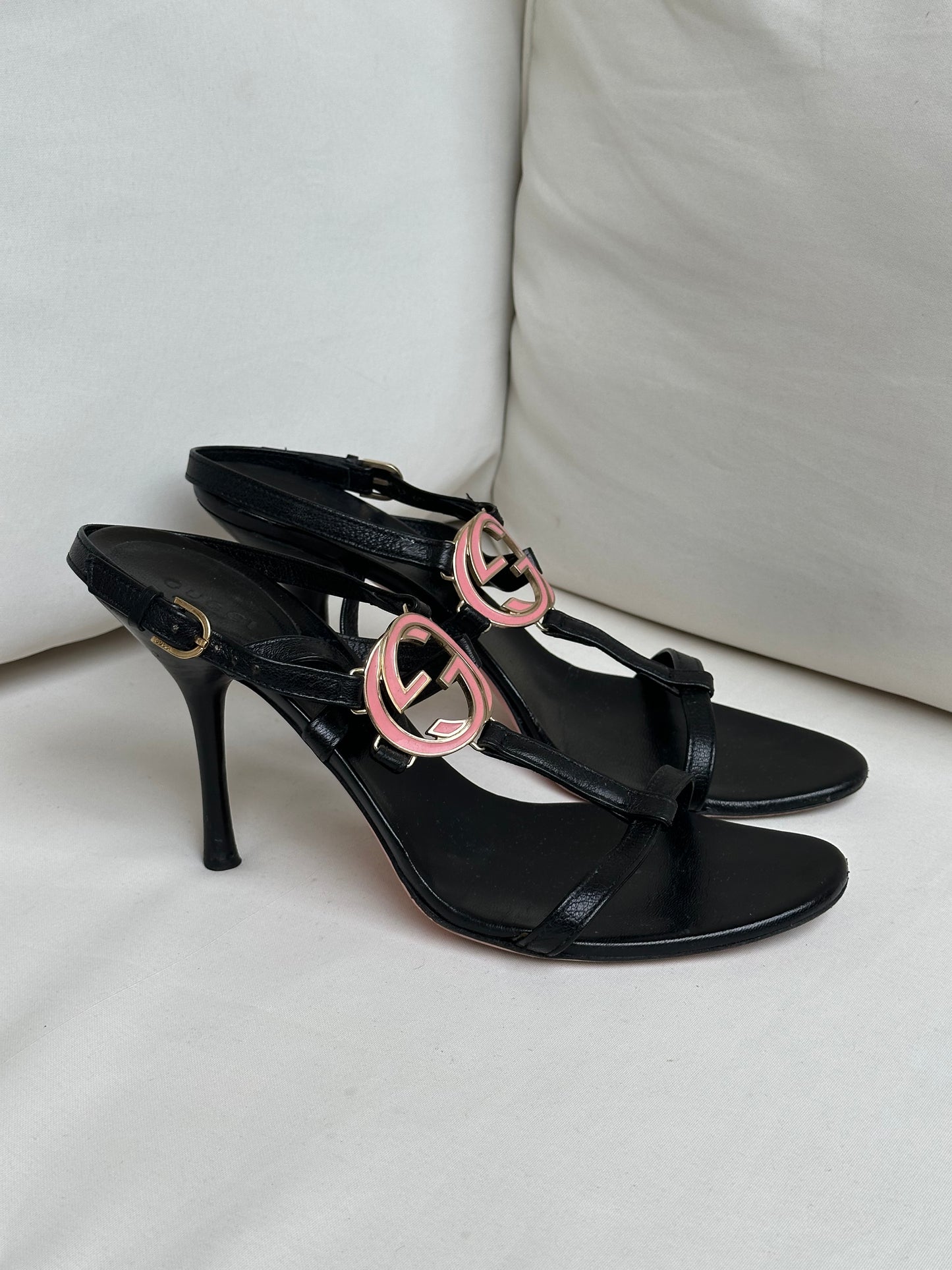 Gucci Logo Heels (39,5)