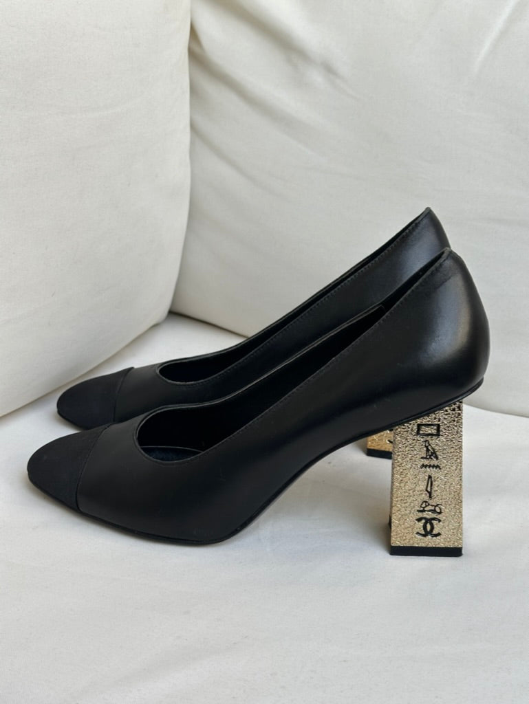 Chanel Cap Toe Leather Heels (39)