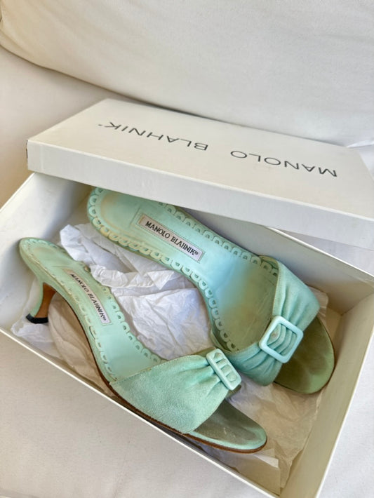 Manolo Blahnik Kitten Heels (40)