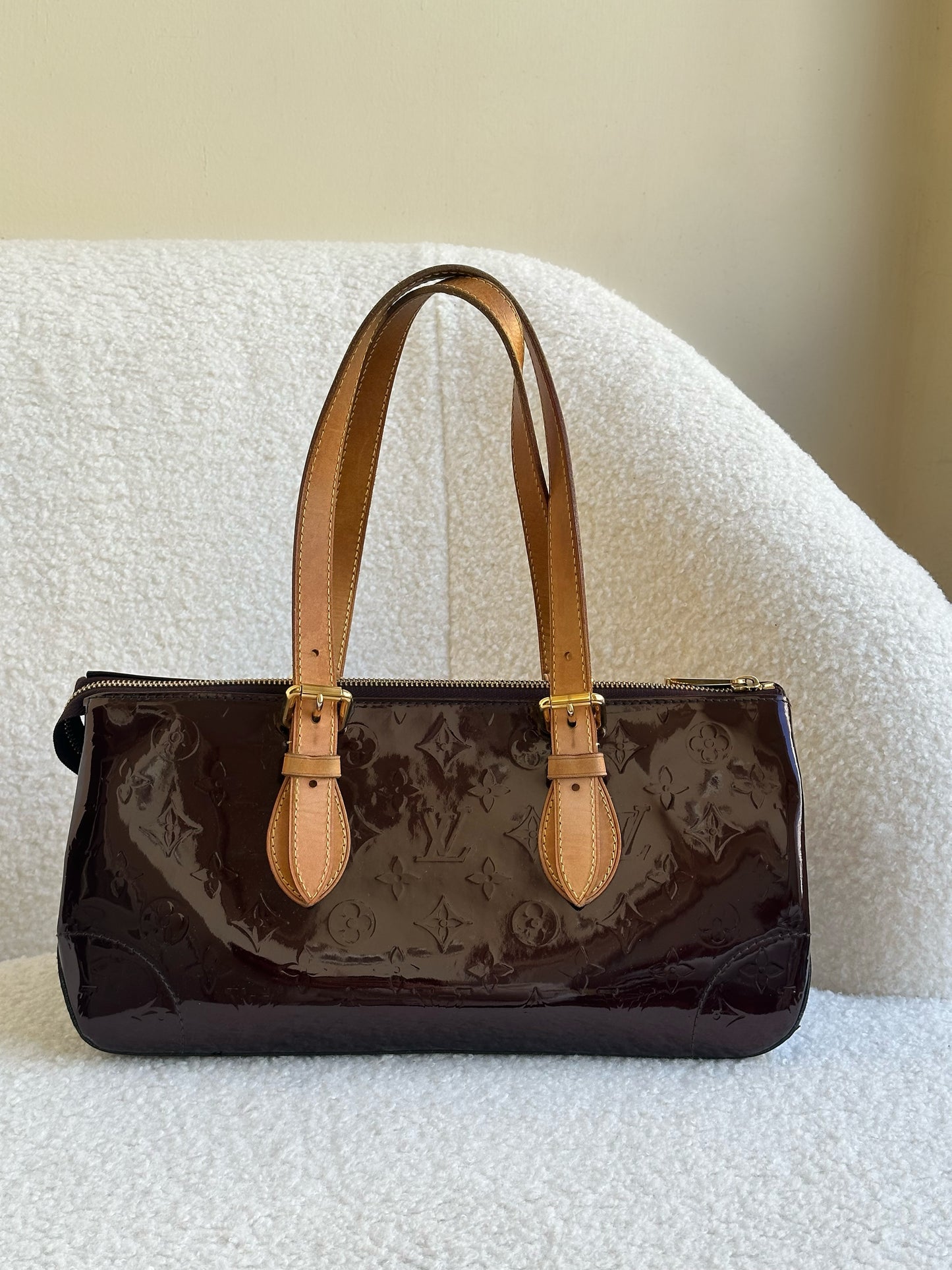 Louis Vuitton Vernis Rosewood Avenue Amarante Bag