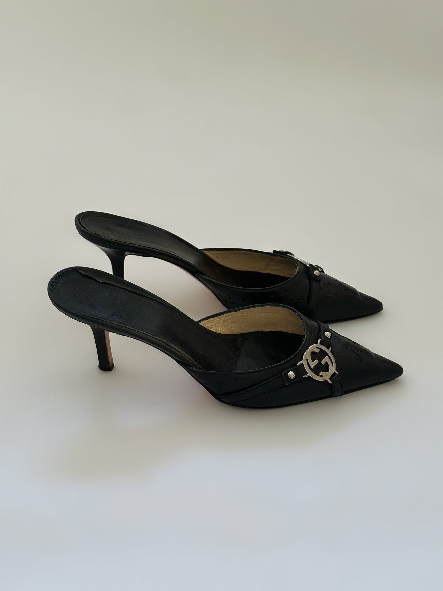 Gucci Logo Leather Mules (39,5)