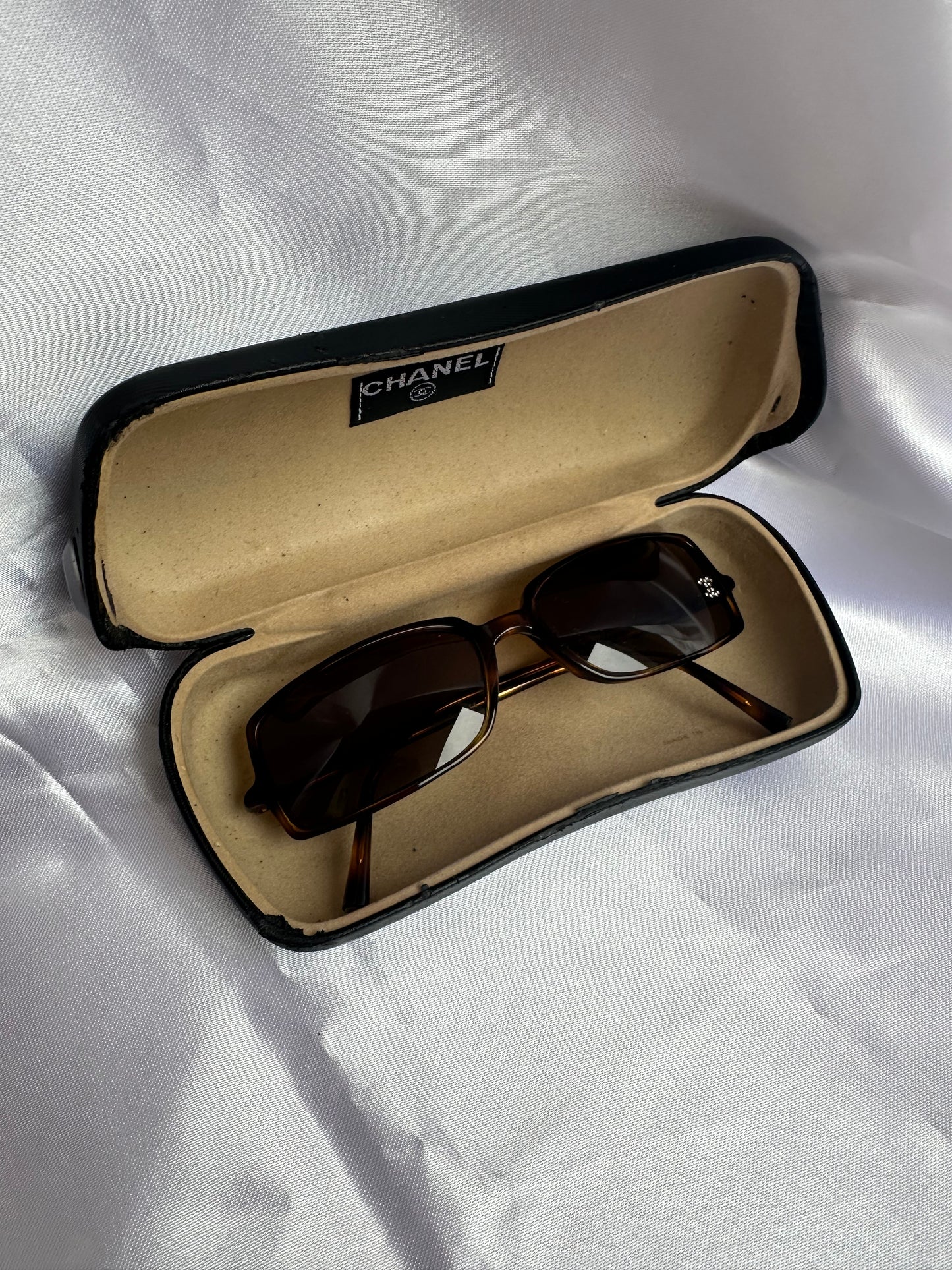 Chanel Vintage Sunglasses with box