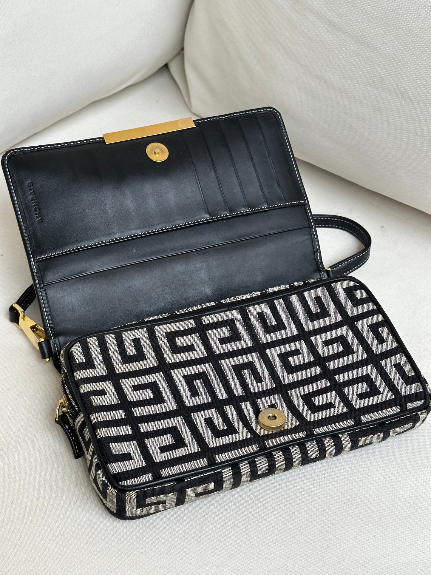 Givenchy Pochette