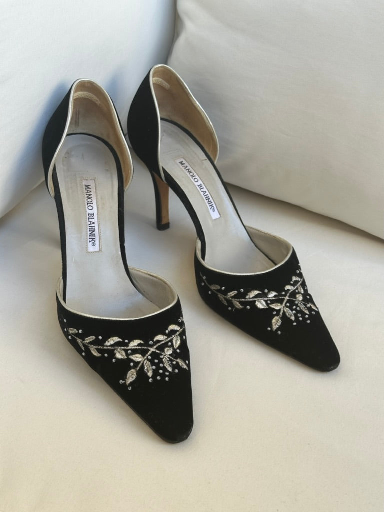 Manolo Blahnik Velvet Kitten Heels (38,5)