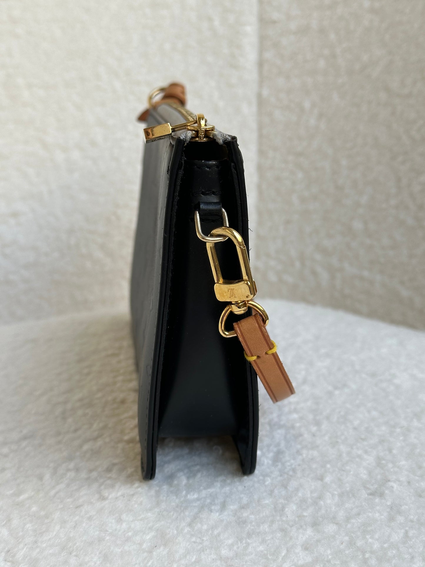 Louis Vuitton Monogram Pochette Black