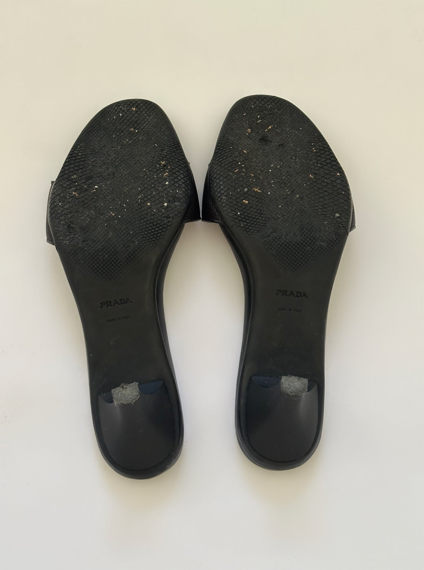 Prada Logo Kitten Heels (39)