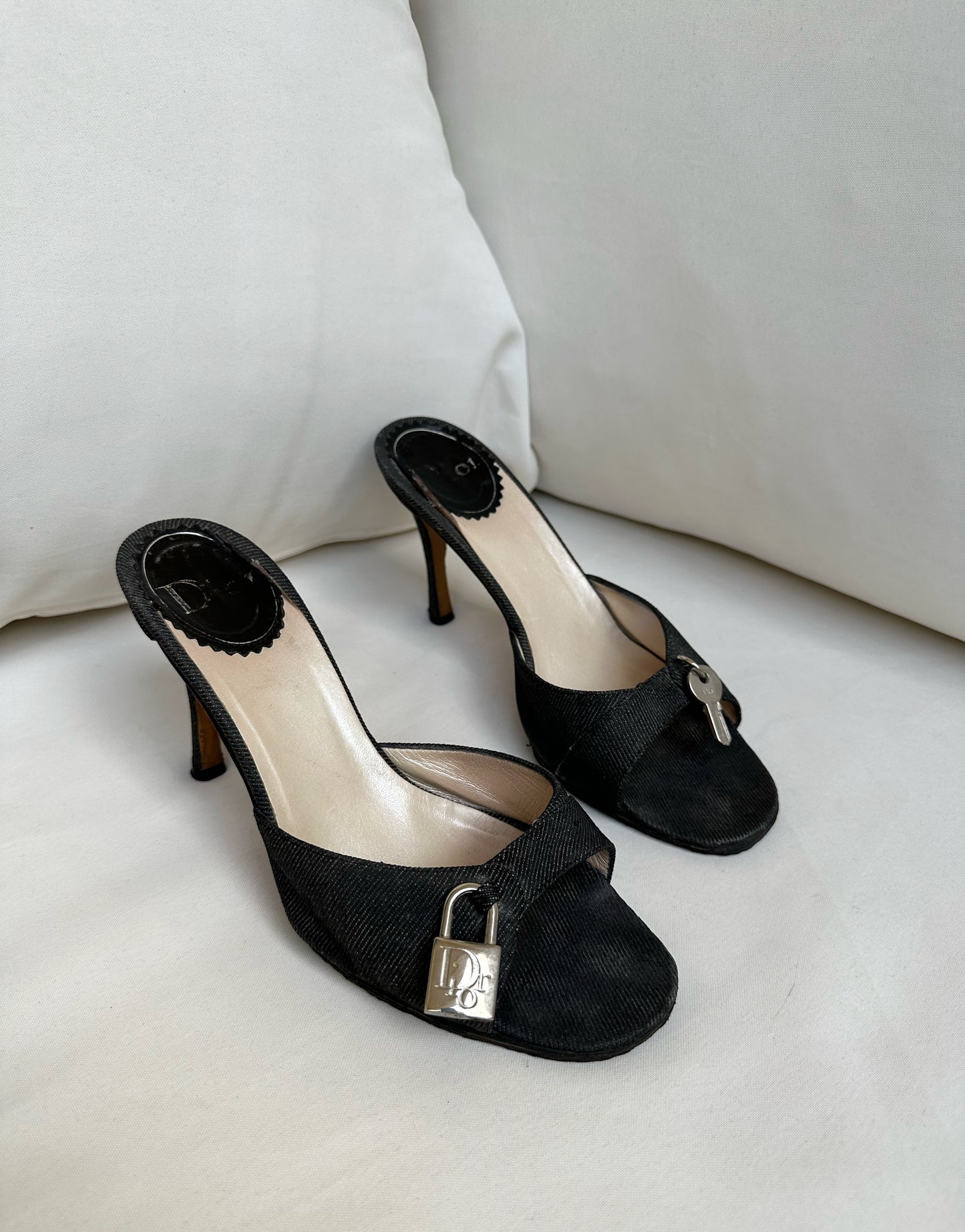 Dior Vintage Denim Lock and Key Heels (37) – Vintage Luxury Bazaar