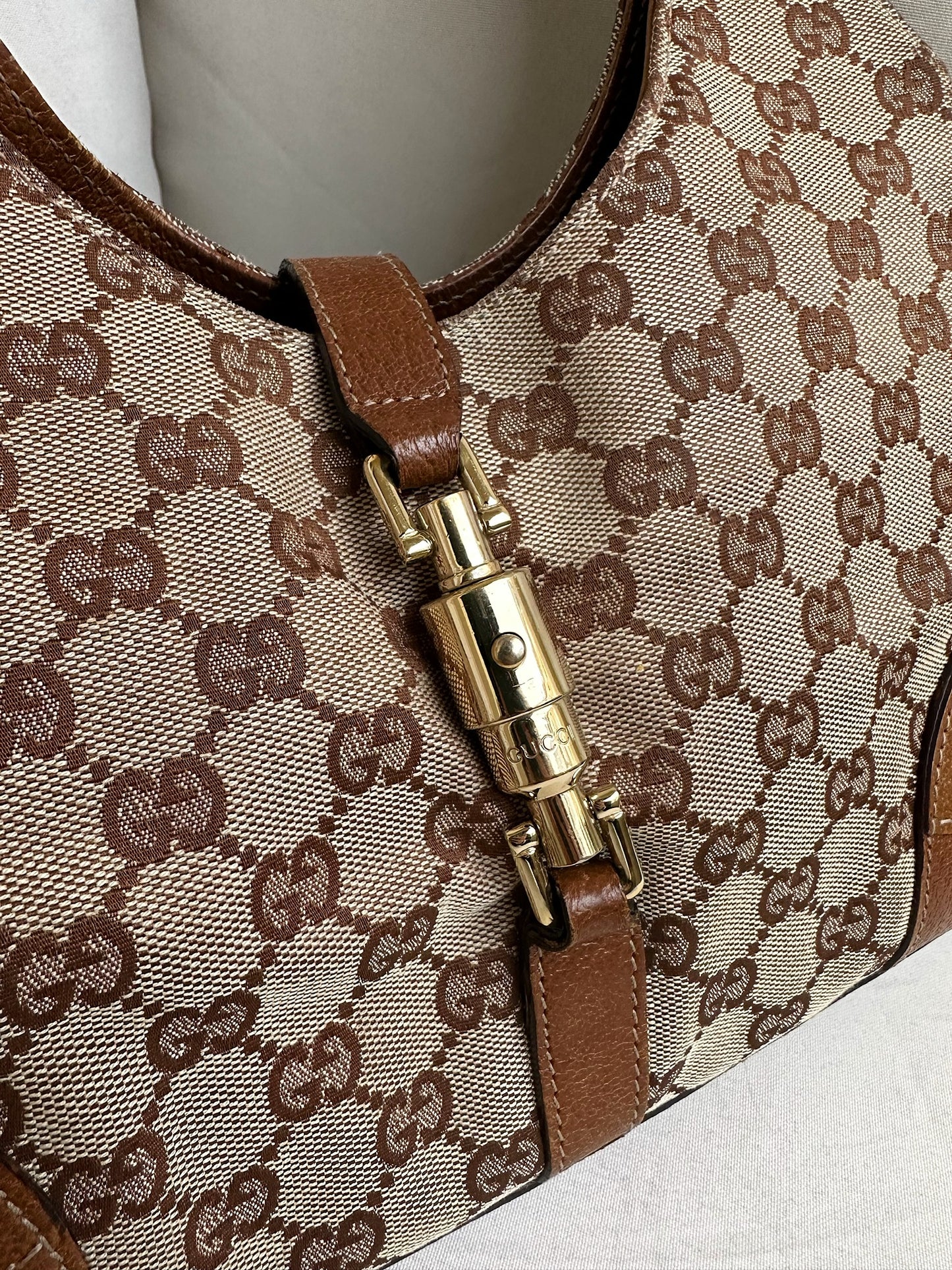 Gucci Jackie Shoulder Bag Beige – Timeless Vintage Company