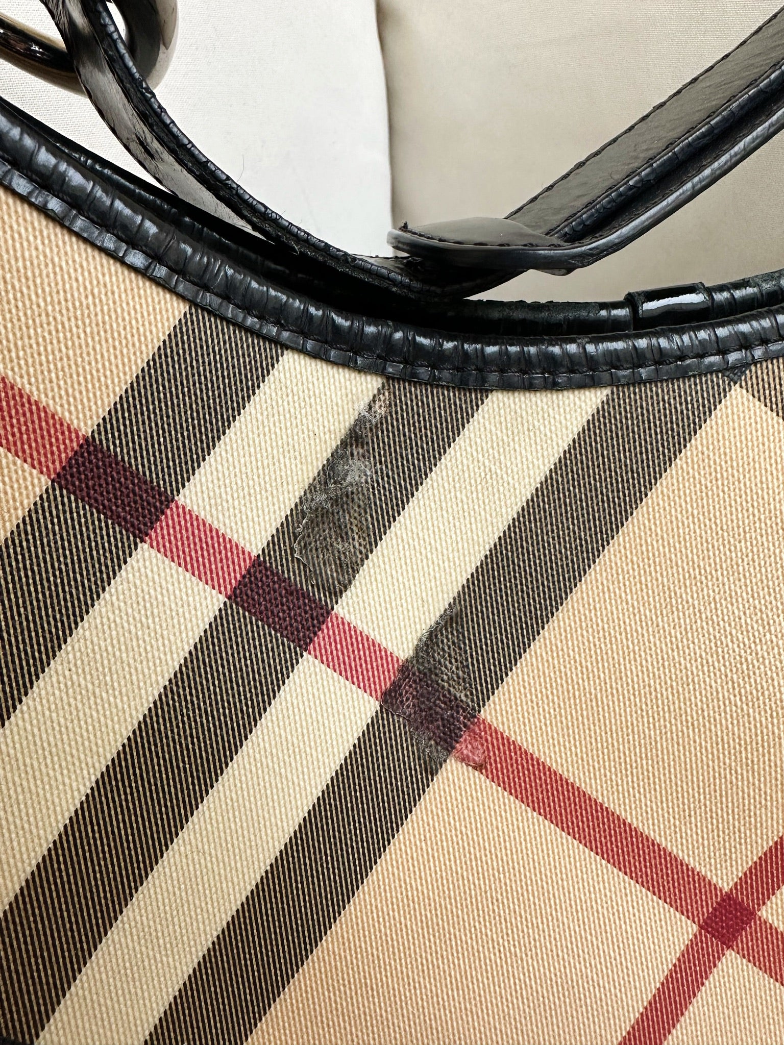 Burberry Nova Check Shoulder Bag (SHF-18724) – LuxeDH