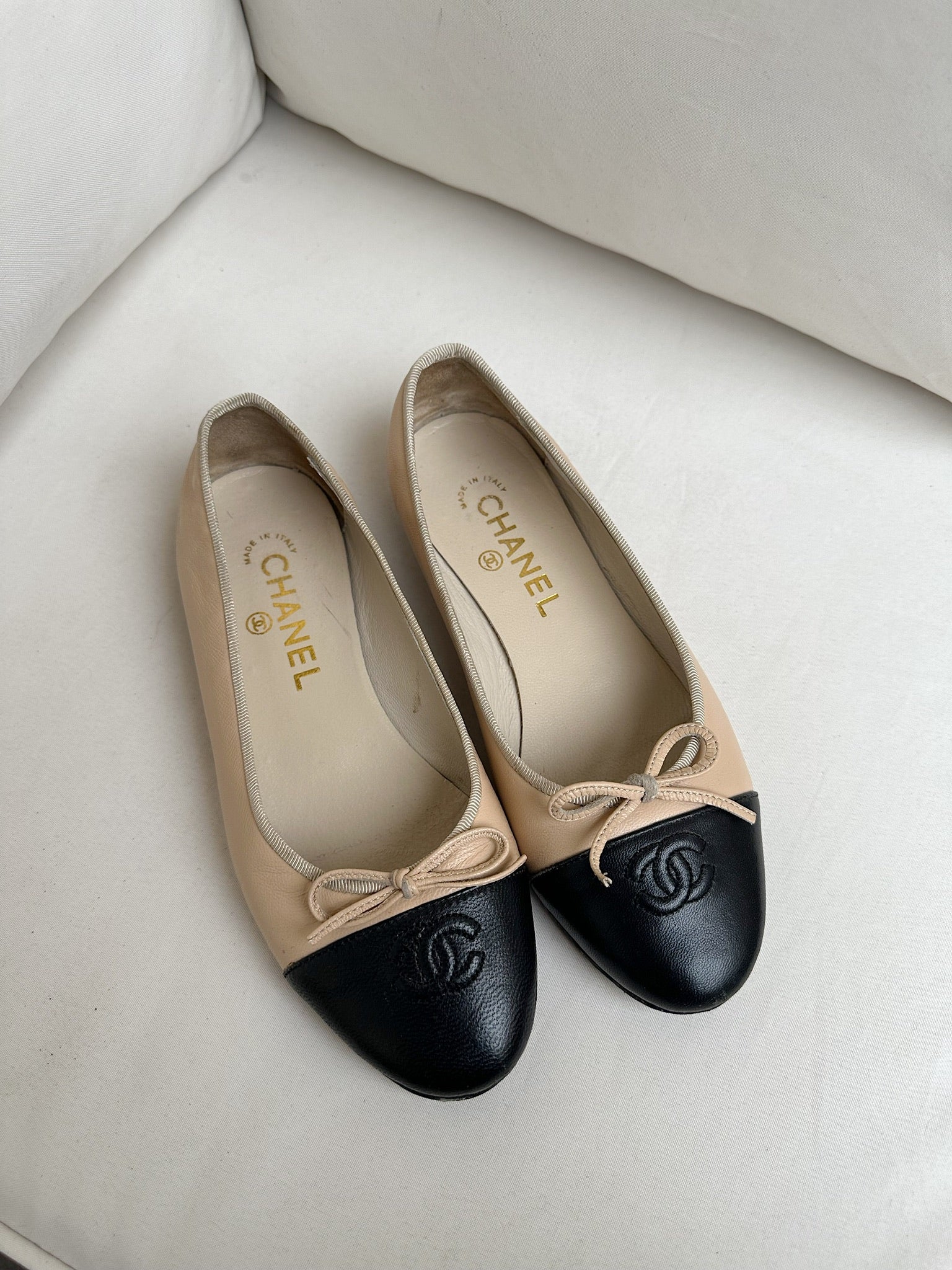 Chanel Beige/Black Two-Tone Ballerina Flats