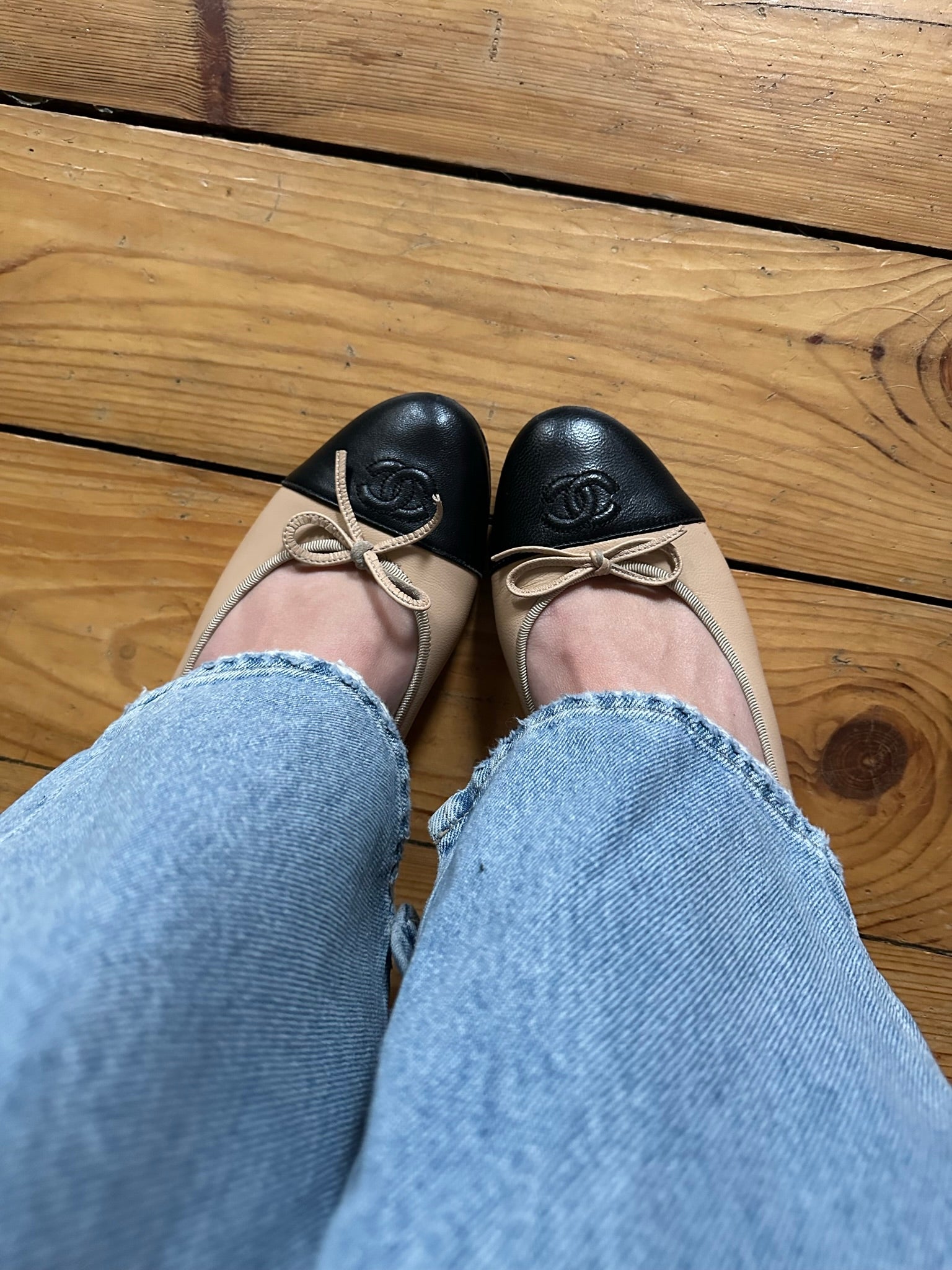 Chanel Classic Two Tone Ballet Flats (36)